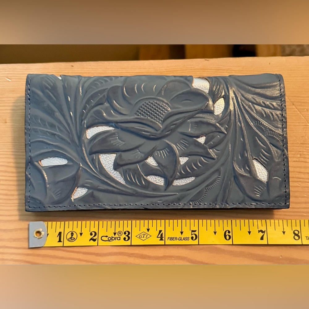 ✨ Patricia Nash Evelyn Cutout Tooled Leather Wallet – Safflower Blue – NEW ✨